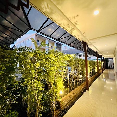 Inn Kham Apartment Chiang Mai Esterno foto